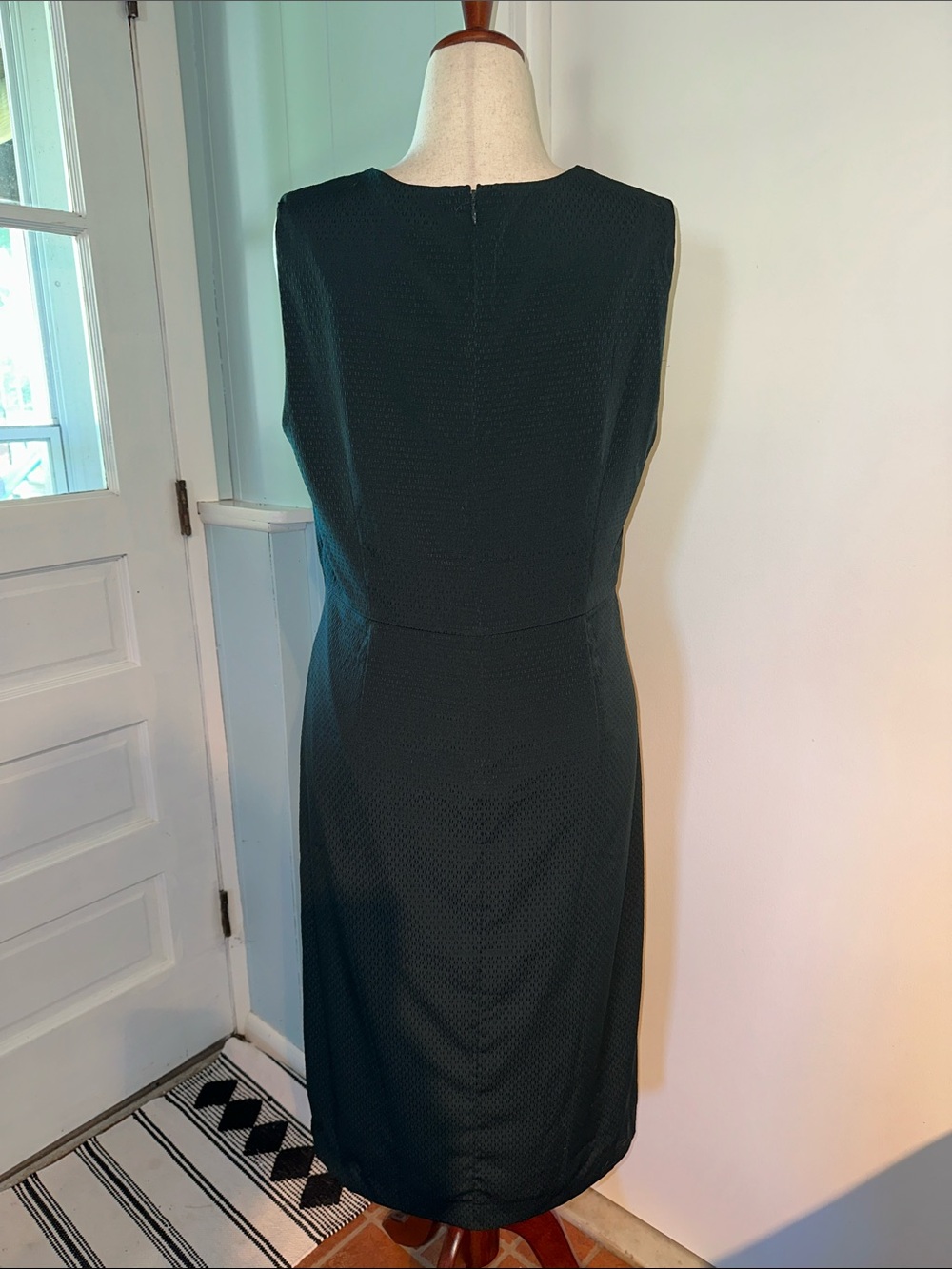 Ann Taylor Sleeveless Deep Green Tie-Front Midi Dress - Picture 5 of 6